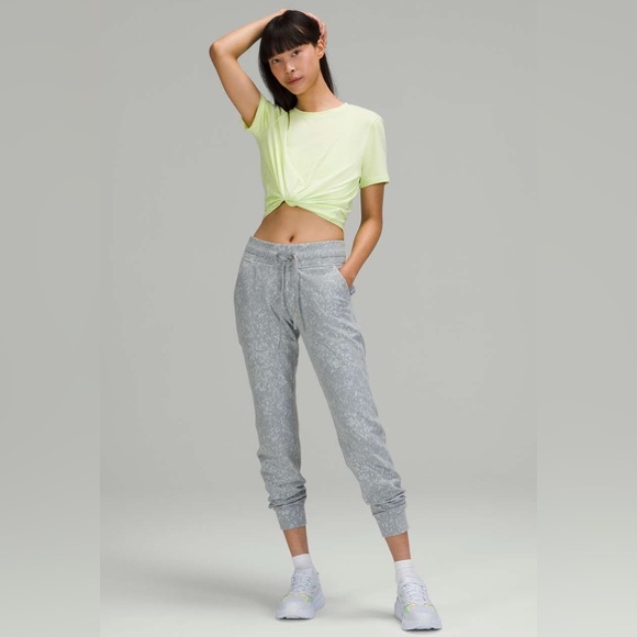 lululemon athletica Pants - Lululemon Ready to Rulu Jogger 29" women’s size 12 great condition!